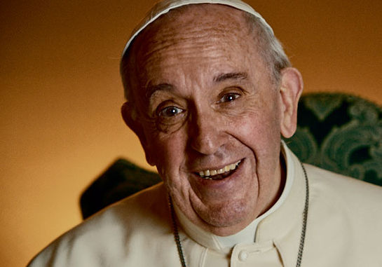 Wenn einem der Papst tief in die Augen blickt: Franziskus im Film von Wim Wenders. (Foto: UPI Universal Pictures International)