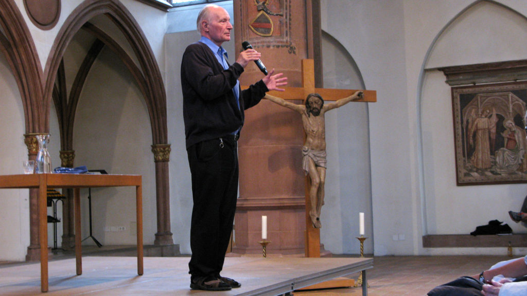 Eugen Drewermann bei seinem Vortrag in der christkatholischen Predigerkirche in Basel| © Christian von Arx