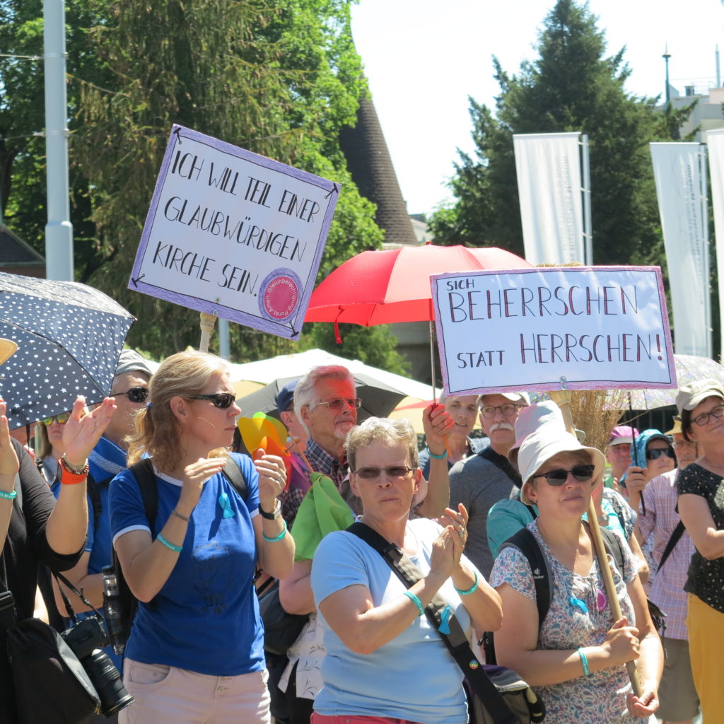 Teil einer glaubwürdigen Kirche sein: Ein zentrales Anliegen der Kundgebung «Zeichen gegen Missbrauch» vom 29. Juni in Bern. | © zVg