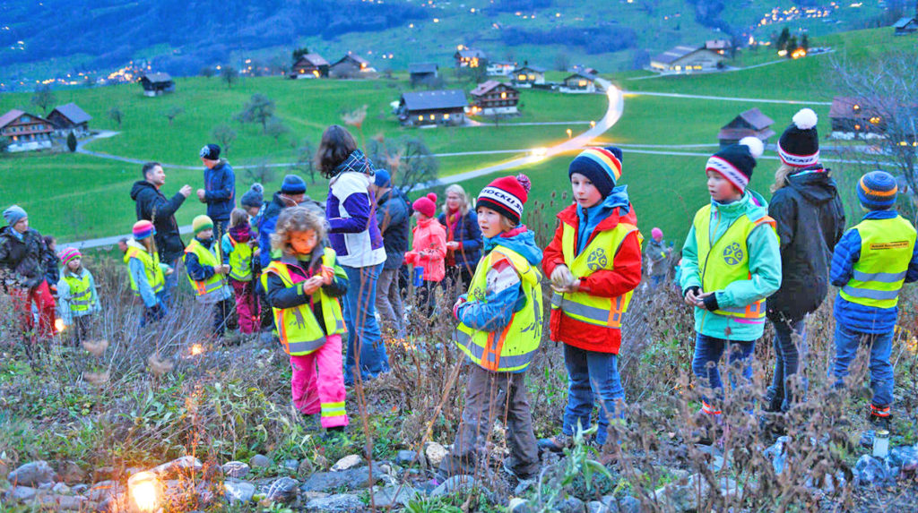 Die Bettagskollekte 2019 unterstützt auch grosse Jugendtreffs – Bild: Kinder zwischen Sachseln und Flüeli unterwegs zum Ranfttreffen 2018. | © Jungwacht Blauring Schweiz 