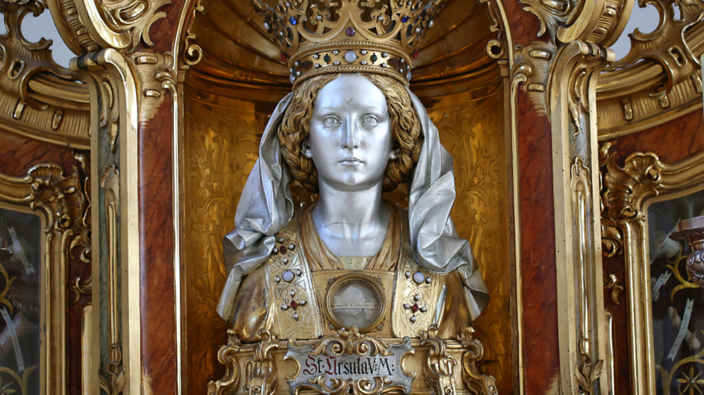 Reliquiar der Ursula­reliquien in einem Seitenaltar der Basilika in Mariastein. | © Patricia Dickson, kath.ch