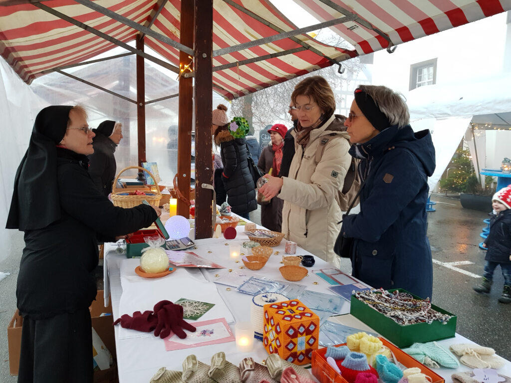 Marktstand am stimmungsvollen Adventsmarkt in Mariastein. | © zVg 