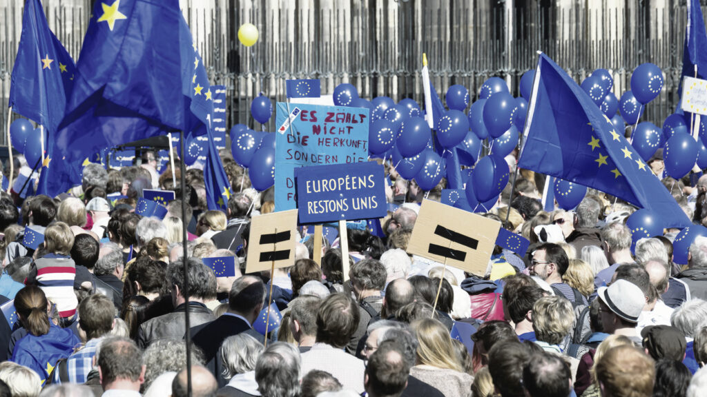 Jeden ersten Sonntag setzt die Bewegung «Pulse of Europe» ein Zeichen für Europa. In Köln ist Treffpunkt beim Dom. | © © Superbass/CC-BY-SA-4.0 (via Wikimedia Commons)