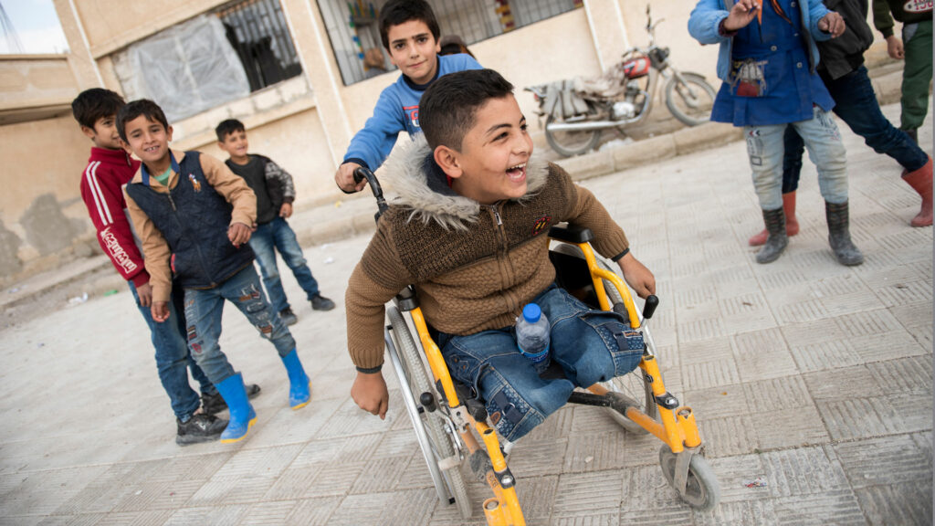 Das Leben des syrischen Jungen Salim ist hart. Trotzdem ist er voller Energie und versprüht eine unglaubliche Lebensfreude. | © Hasan Belal
