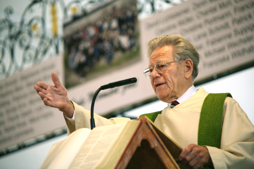 Hans Küng 2008 bei einem Gottesdienst in seiner Heimatpfarrei Sursee. | © CH Media/Chris Iseli



