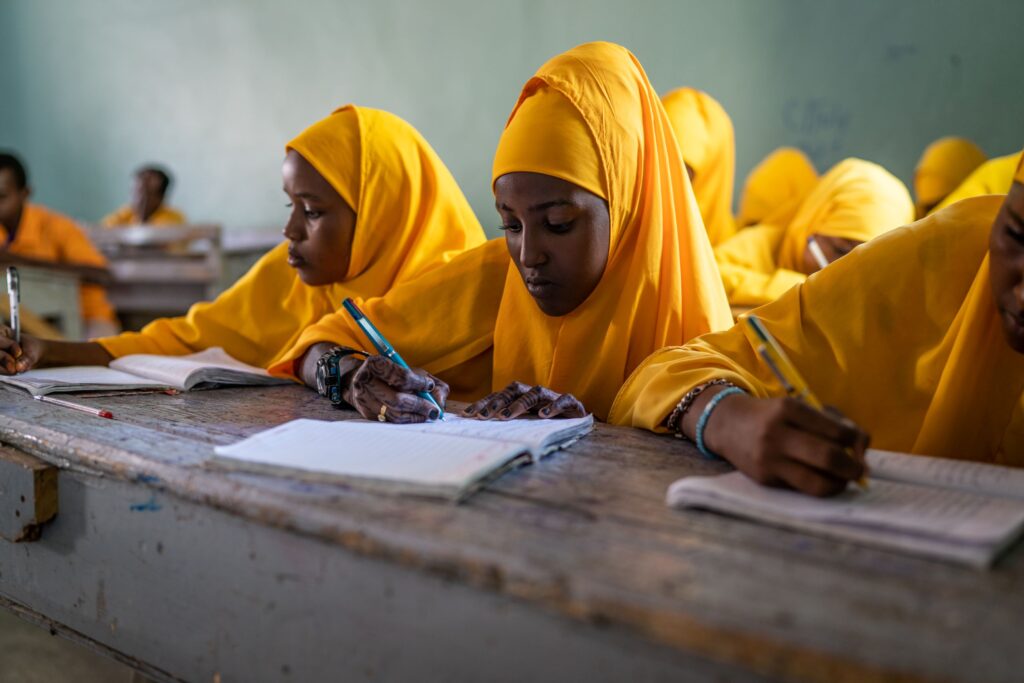 Schülerinnen in der Darwish Primary School in Garowe, Somalia (8. November 2021).
| © Mackenzie Knowles-Coursin/Unicef