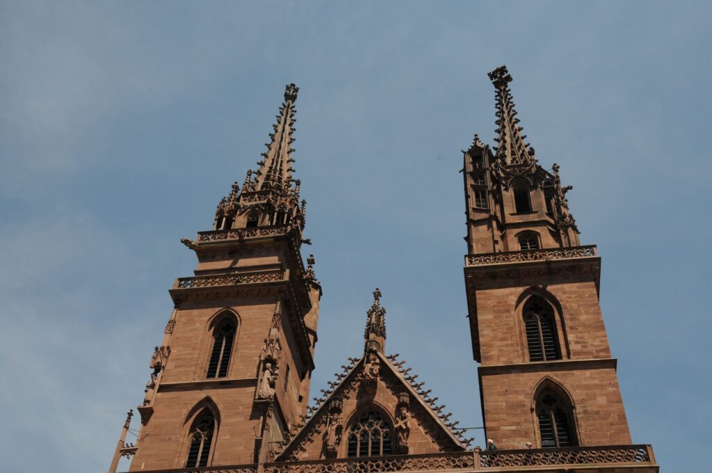 Vor 999 Jahren, am 13. Juli 1024, starb Kaiser Heinrich II., der Stifter des Basler Münsters. Heinrich wurde im Dom von Bamberg beigesetzt und 1146 heiliggesprochen. 1201 folgte die Heiligsprechung seiner Frau Kunigunde. Anlässlich des Heinrichstags findet am 13. Juli um 18 Uhr im Münster ein ökumenisches Abendgebet für die Stadt Basel statt. | © Archiv kh