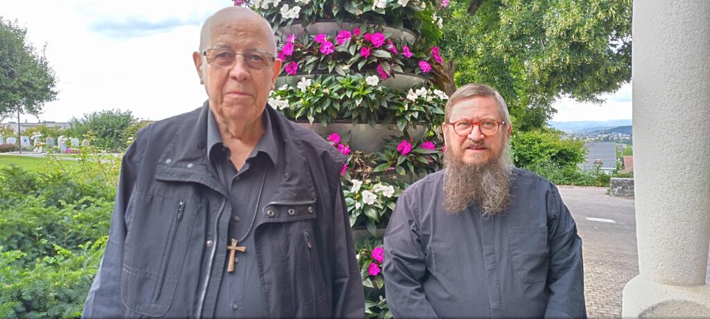 Bischof Martin Happe und Pfarrer Roger Schmidlin in Ettingen. | © Kirche in Not (ACN)