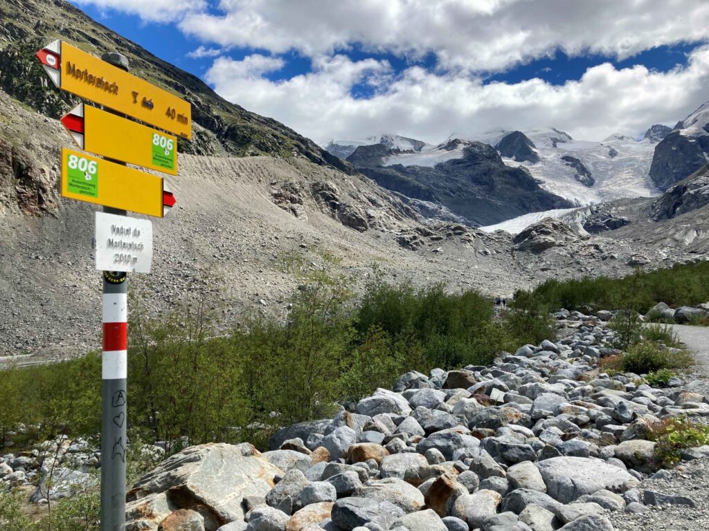 Schmelzende Gletscher, wie der Morteratsch im Oberengadin (Aufnahme vom 10. August 2023), gehören zu den deutlichsten Zeichen des Klimawandels. | © Regula Vogt-Kohler
