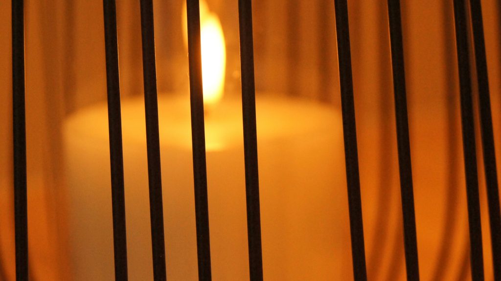 «Jenseits jeder Grenze gibt es immer einen offenen Raum, eine Freiheit, etwas Schönes, etwas Positives, das uns erwartet», so Manuela, eine Gefängnisinsassin. | © Alan Bowman/Unsplash